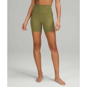 Lululemon Align High-Rise Short with Pockets 6"
Bronze Green Size 8